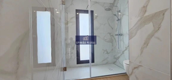 Apartamento T4 para Venda em Gulpilhares e Valadares