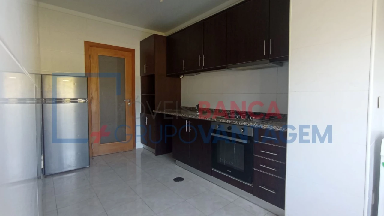 Apartamento T3 para Venda em Canelas Foto 10