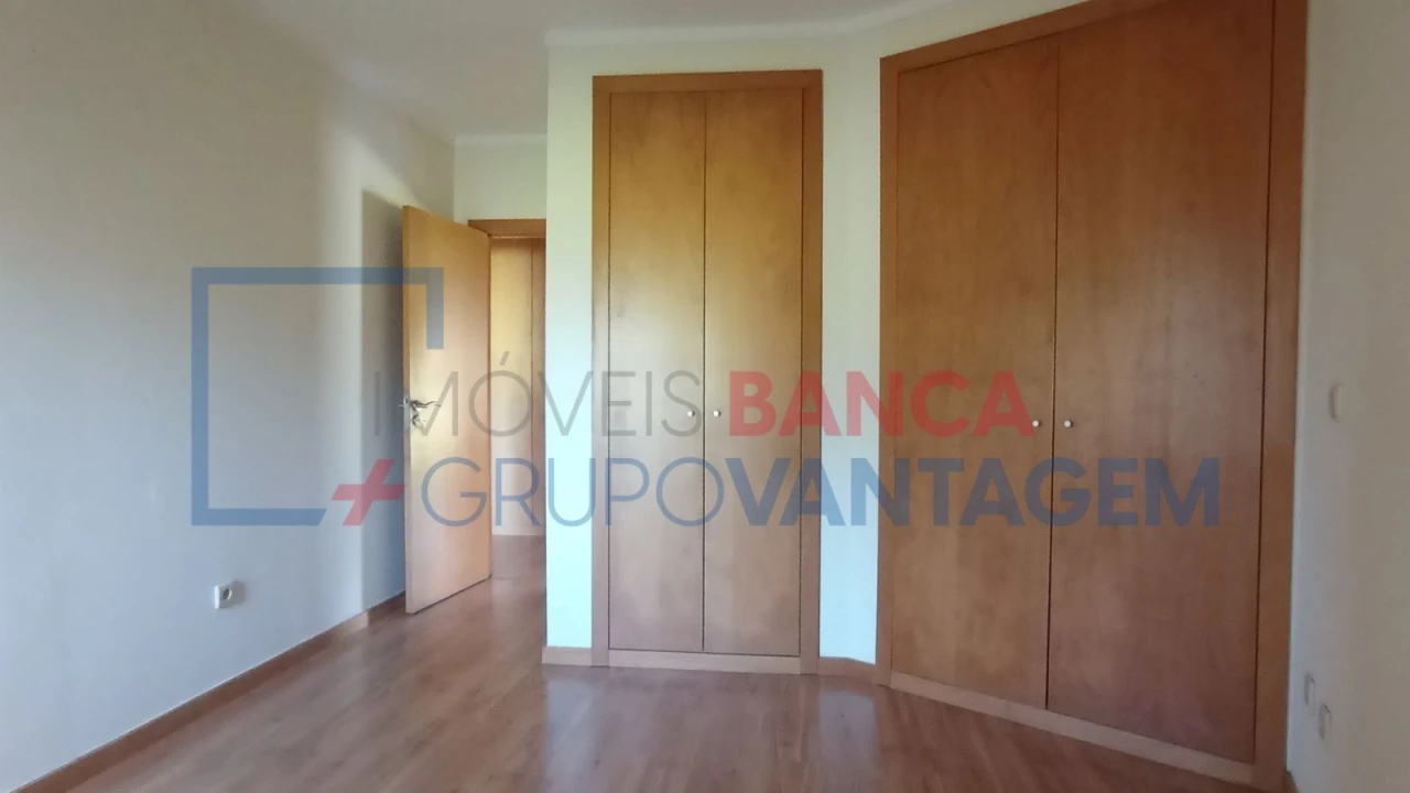 Apartamento T3 para Venda em Canelas Foto 19