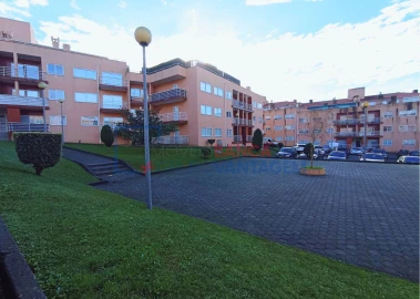 Apartamento T3 para Venda em Canelas