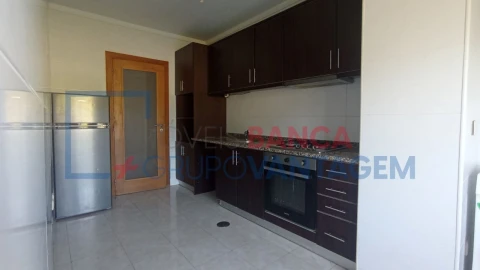 Apartamento T3 para Venda em Canelas