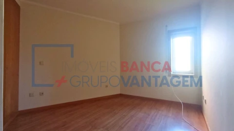 Apartamento T3 para Venda em Canelas