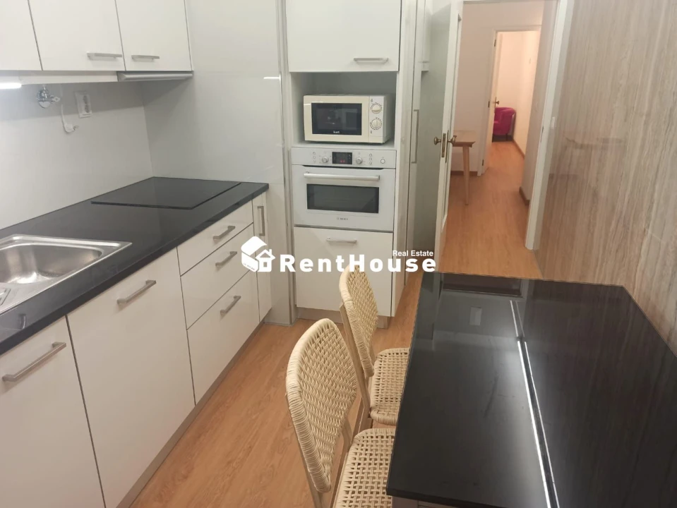 Apartamento T2 para Arrendamento em Santo Antonio dos Olivais Foto 1