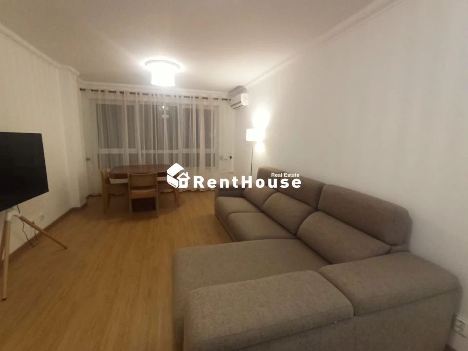 Apartamento T2 para Arrendamento em Santo Antonio dos Olivais Foto 5