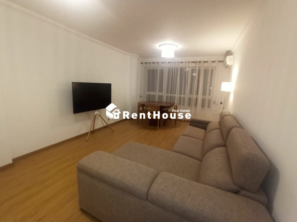 Apartamento T2 para Arrendamento em Santo Antonio dos Olivais Foto 6