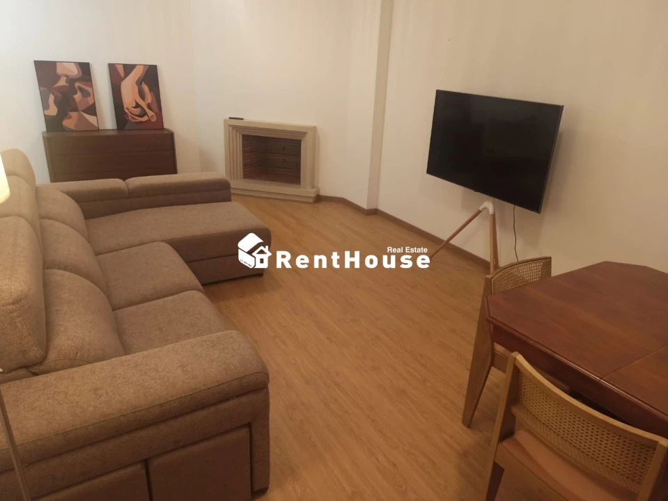 Apartamento T2 para Arrendamento em Santo Antonio dos Olivais Foto 9