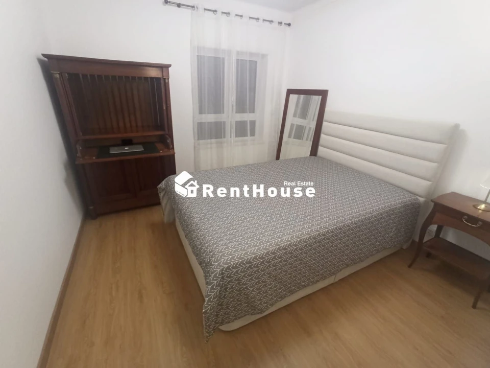 Apartamento T2 para Arrendamento em Santo Antonio dos Olivais Foto 18