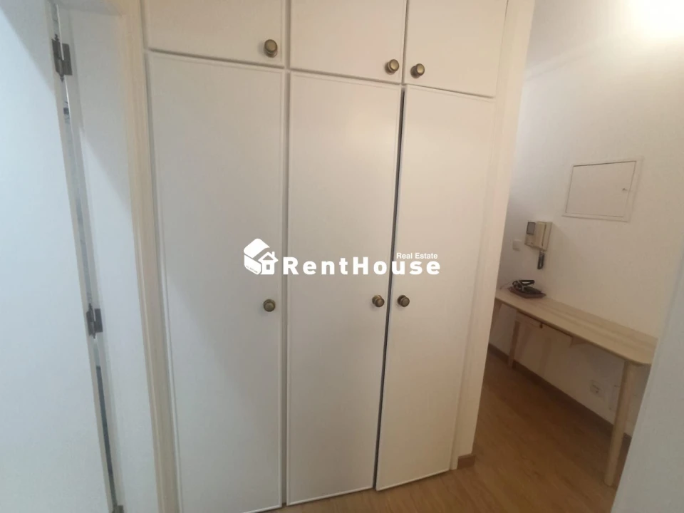 Apartamento T2 para Arrendamento em Santo Antonio dos Olivais Foto 20