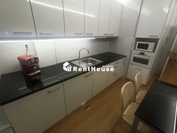 Apartamento T2 para Arrendamento em Santo Antonio dos Olivais