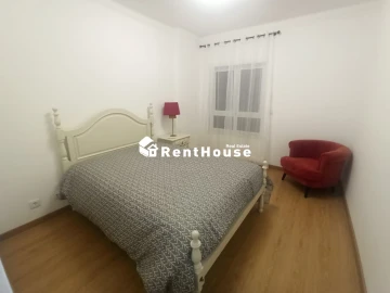 Apartamento T2 para Arrendamento em Santo Antonio dos Olivais