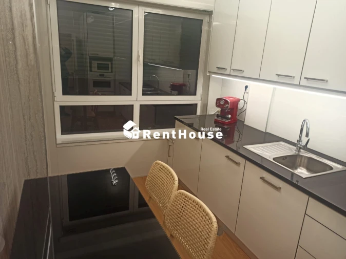 Apartamento T2 para Arrendamento em Santo Antonio dos Olivais Foto 4