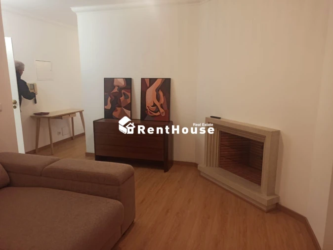 Apartamento T2 para Arrendamento em Santo Antonio dos Olivais Foto 8