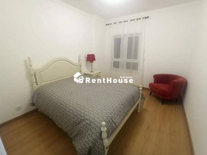 Apartamento T2 para Arrendamento em Santo Antonio dos Olivais Foto 13