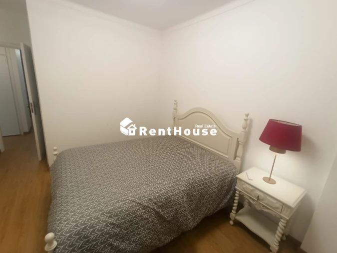 Apartamento T2 para Arrendamento em Santo Antonio dos Olivais Foto 15