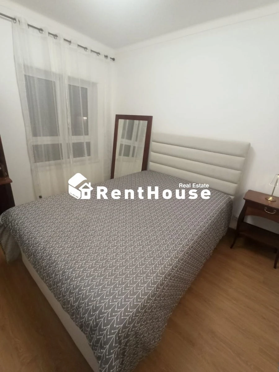 Apartamento T2 para Arrendamento em Santo Antonio dos Olivais Foto 17