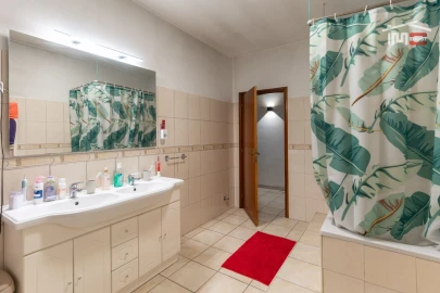 Moradia T3 para Venda em Nossa Senhora das Misericordias