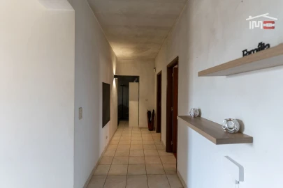 Moradia T3 para Venda em Nossa Senhora das Misericordias