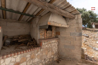 Moradia T3 para Venda em Nossa Senhora das Misericordias