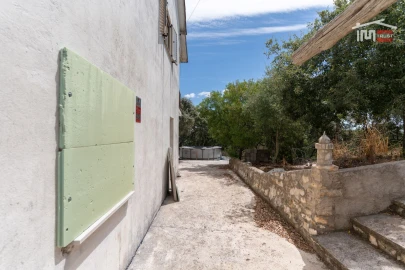 Moradia T3 para Venda em Nossa Senhora das Misericordias