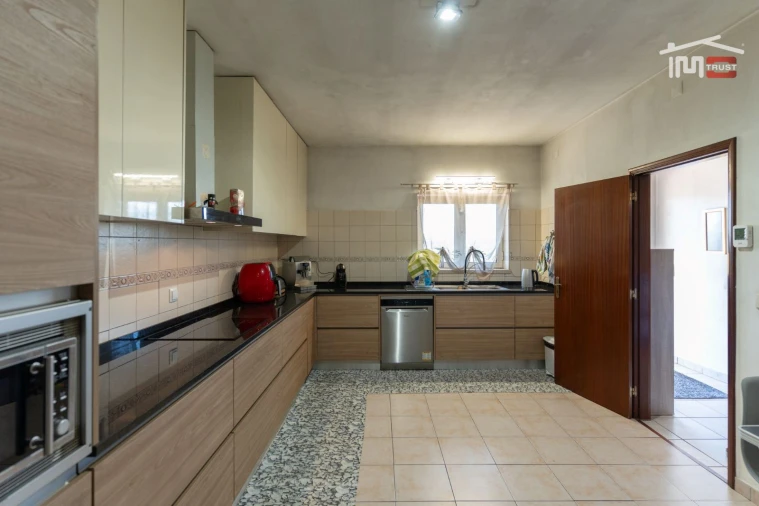 Moradia T3 para Venda em Nossa Senhora das Misericordias Foto 3