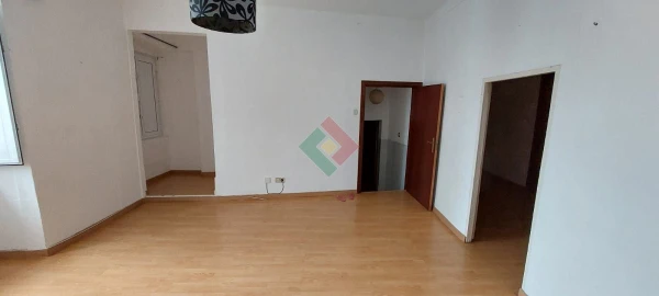 Moradia T5 para Venda em Sé e São Lourenço