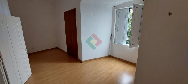 Moradia T5 para Venda em Sé e São Lourenço