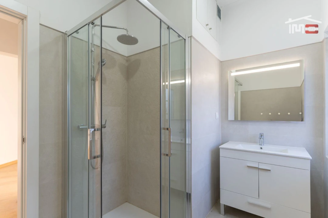 Apartamento T4 para Venda em Olivais Foto 8