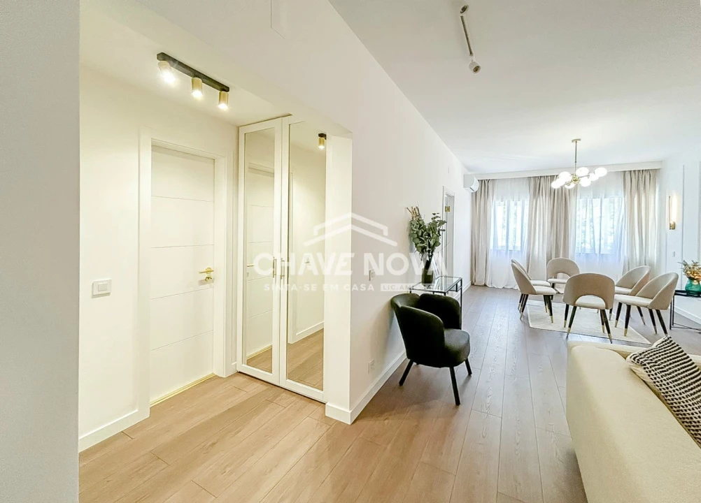 Apartamento T2 para Arrendamento em Santo António Foto 3