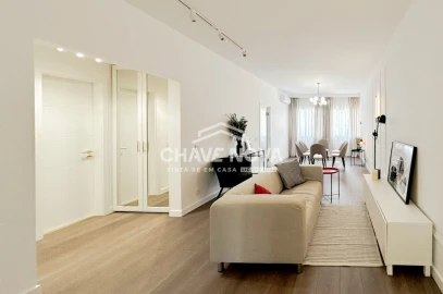 Apartamento T2 para Arrendamento em Santo António