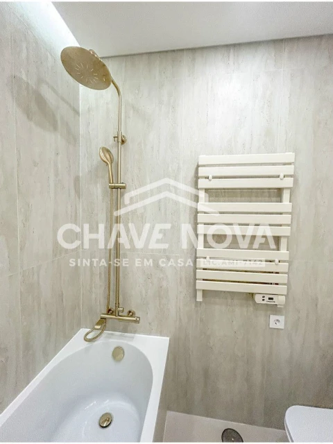 Apartamento T2 para Arrendamento em Santo António