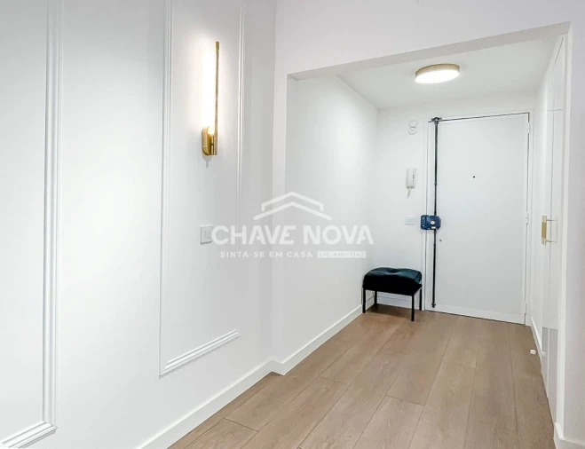 Apartamento T2 para Arrendamento em Santo António Foto 4