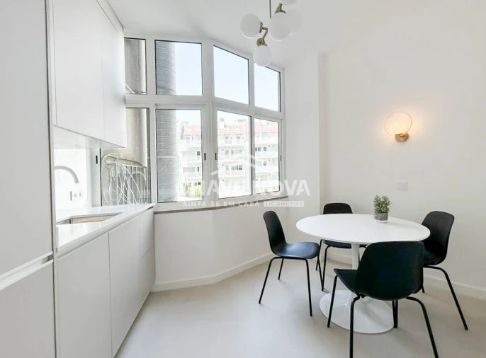 Apartamento T2 para Arrendamento em Santo António Foto 6