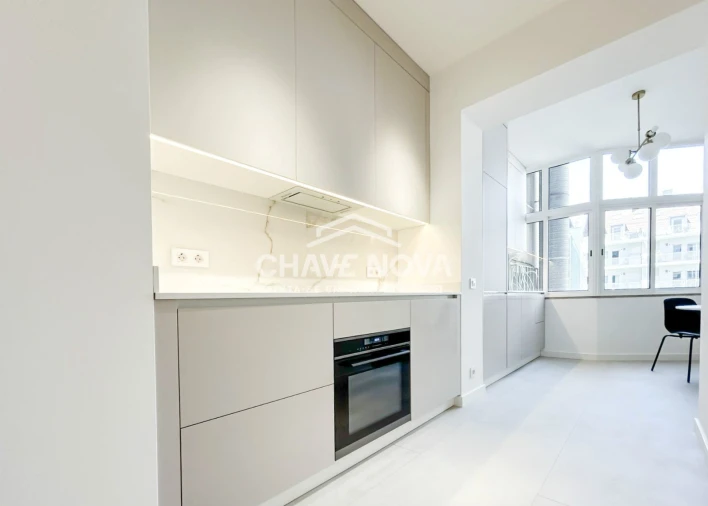 Apartamento T2 para Arrendamento em Santo António Foto 9