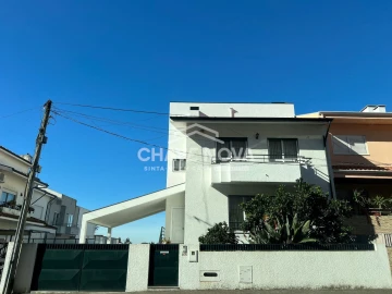 Moradia T4 para Venda em Arcozelo