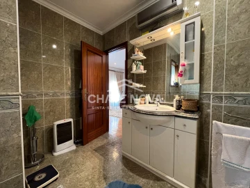 Moradia T4 para Venda em Arcozelo