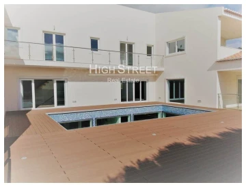 Moradia T4 para Venda em Agualva e Mira-Sintra