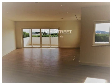 Moradia T4 para Venda em Agualva e Mira-Sintra