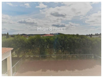 Moradia T4 para Venda em Agualva e Mira-Sintra