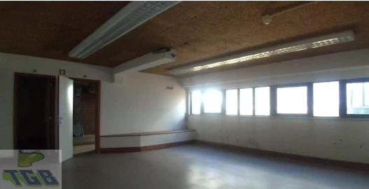 Prédio para Venda em Nossa Senhora da Conceição, São Pedro e São Dinis