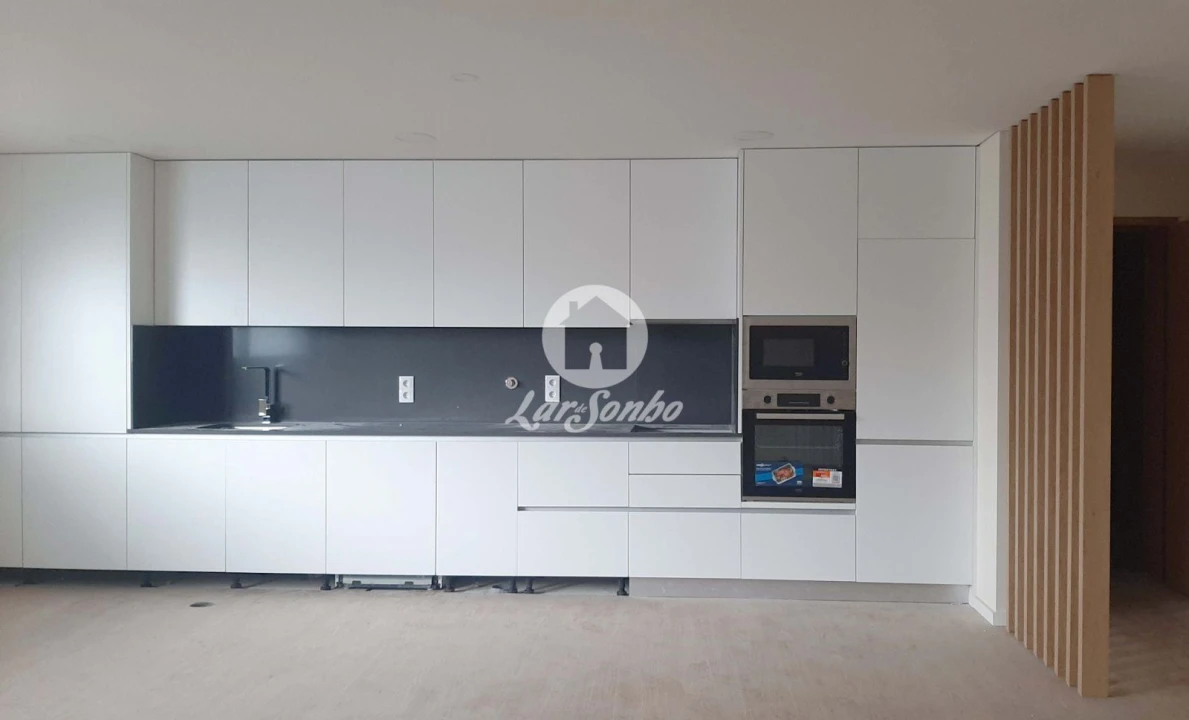 Apartamento T2 para Venda em Espinho Foto 2