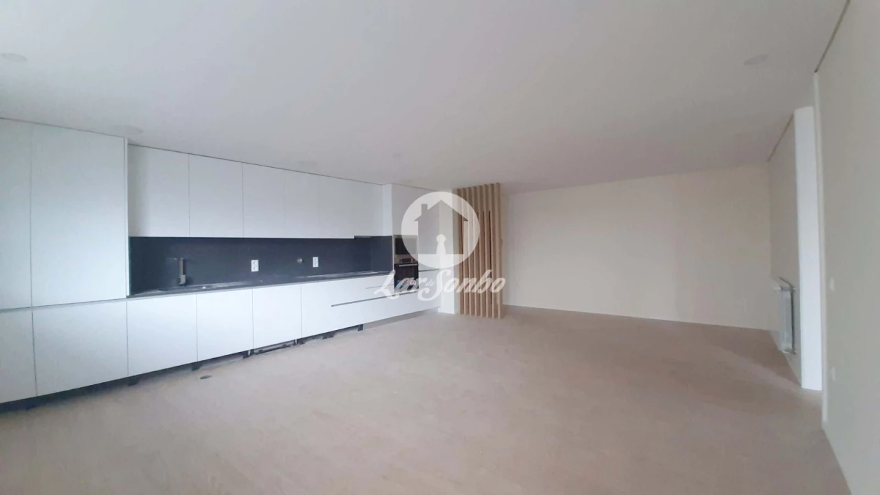 Apartamento T2 para Venda em Espinho Foto 4