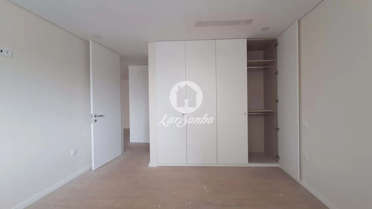 Apartamento T2 para Venda em Espinho Foto 10