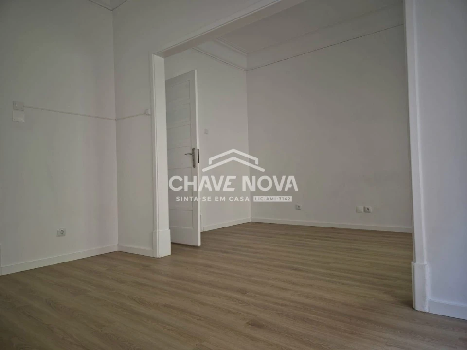 Apartamento T3 para Arrendamento em Avenidas Novas Foto 3