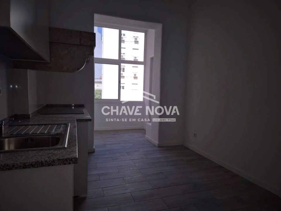 Apartamento T3 para Arrendamento em Avenidas Novas Foto 5