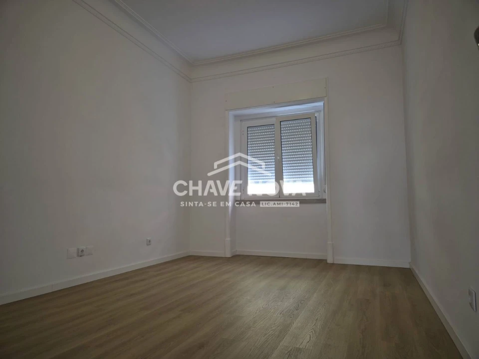 Apartamento T3 para Arrendamento em Avenidas Novas Foto 13