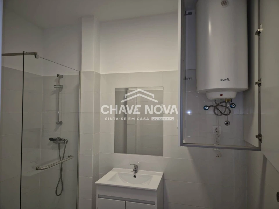 Apartamento T3 para Arrendamento em Avenidas Novas Foto 17