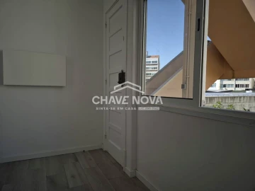 Apartamento T3 para Arrendamento em Avenidas Novas
