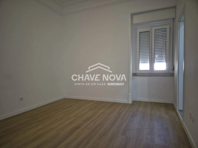 Apartamento T3 para Arrendamento em Avenidas Novas Foto 10