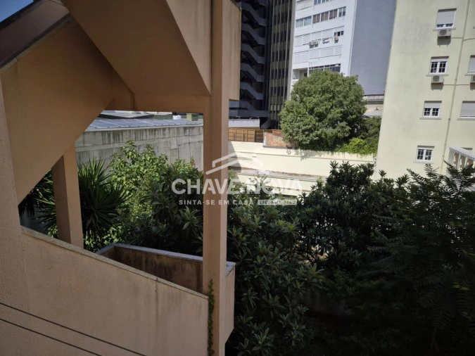 Apartamento T3 para Arrendamento em Avenidas Novas Foto 23