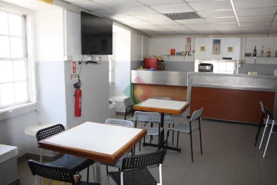 Prédio para Venda em Camarate, Unhos e Apelação